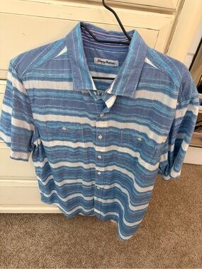 Tommy Bahama Blue and White Striped Short-Sleeve Button-Down Shirt